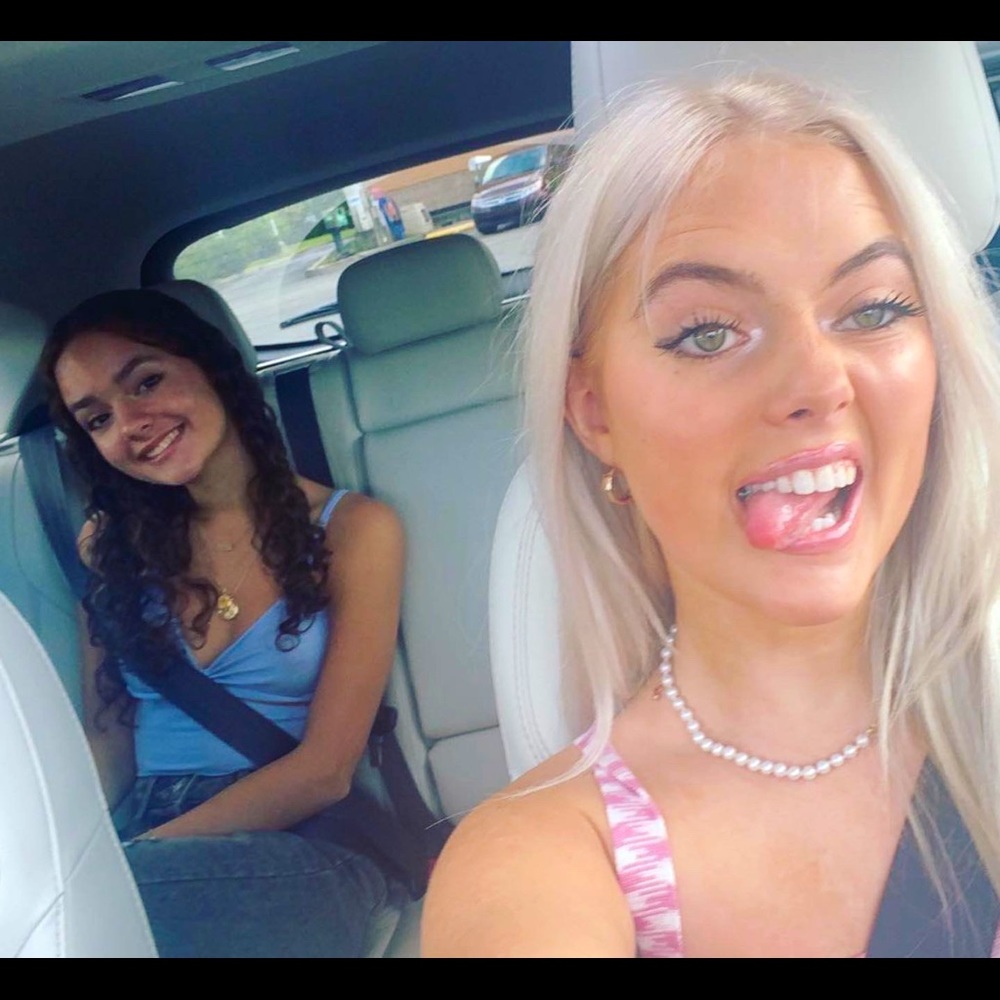 Meet your Posher, Raegan